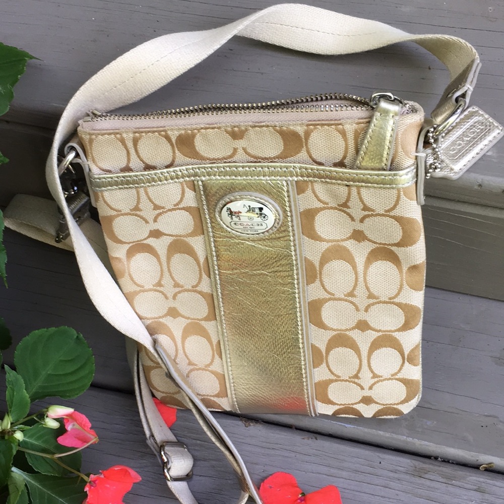 Coach crossbody purse AUTHENTIC in tan EUC!